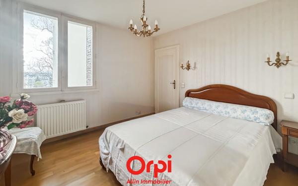 Appartement à vendre    3 pièces • 63,79 m2 Montluçon