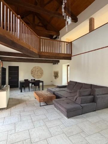 PLAISANCE du GERS proche (32), ELEGANTE MAISON DE VILLAGE de 307m2, en pierres avec JARDIN clos 250m2, SANS TRAVAUX