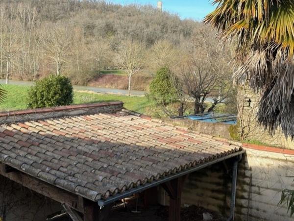 PLAISANCE du GERS proche (32), ELEGANTE MAISON DE VILLAGE de 307m2, en pierres avec JARDIN clos 250m2, SANS TRAVAUX