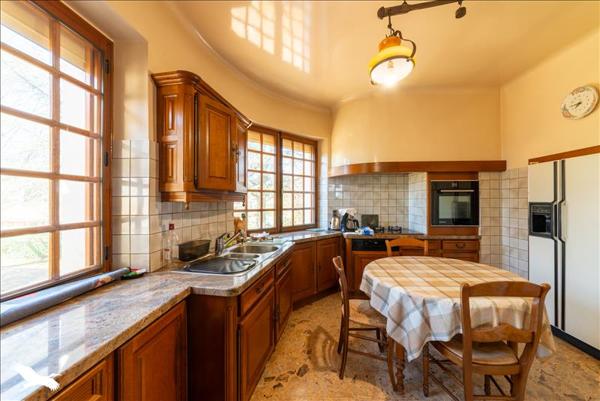 Maison à vendre |  Prayssac |  8 pièces | 194 m²