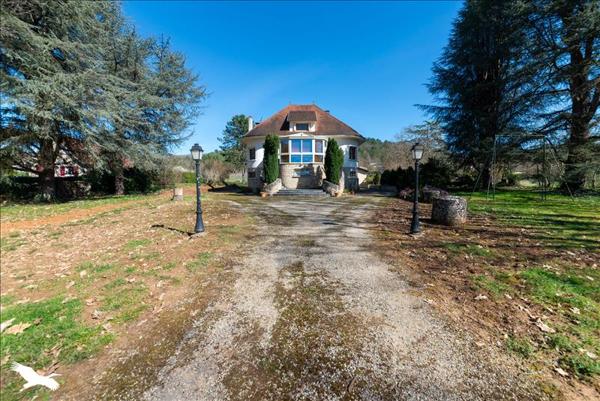 Maison à vendre |  Prayssac |  8 pièces | 194 m²