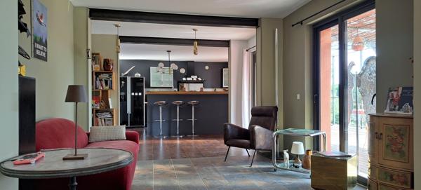 L'Isle-sur-la-Sorgue (84800) Superbe maison sur les hauteurs de l'Isle sur la Sorgue