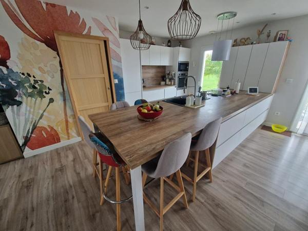 Maison Vion 7 pièce(s) 170 m2