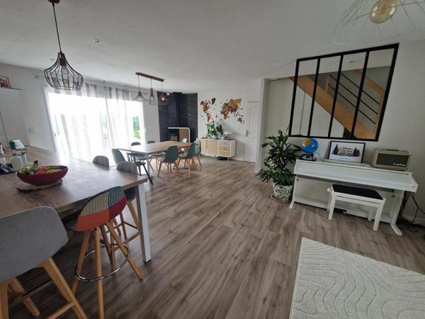 Maison Vion 7 pièce(s) 170 m2