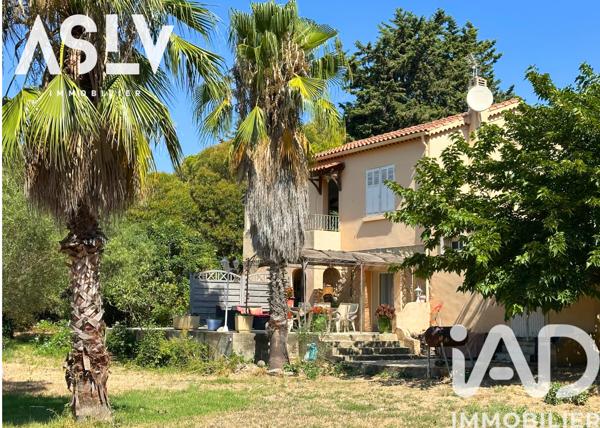Maison à vendre 7 pièces 173 m² Sanary-sur-Mer