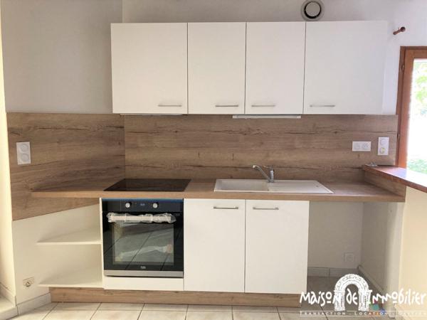 Location Appartement - 3 pièces - 75m² - Centre-ville de SEGONZAC