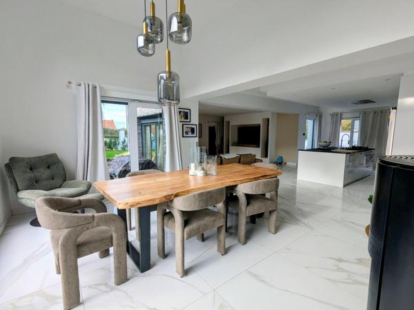 MAISON D'ARCHITECTE - 5 CHAMBRES - BUREAU - JARDIN