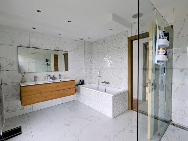MAISON D'ARCHITECTE - 5 CHAMBRES - BUREAU - JARDIN