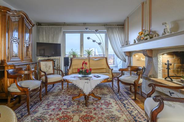 Magnifique appart ATTIQUE, garage, parking au calme 6 dernier étage.