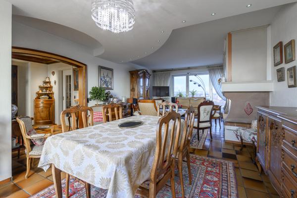 Magnifique appart ATTIQUE, garage, parking au calme 6 dernier étage.