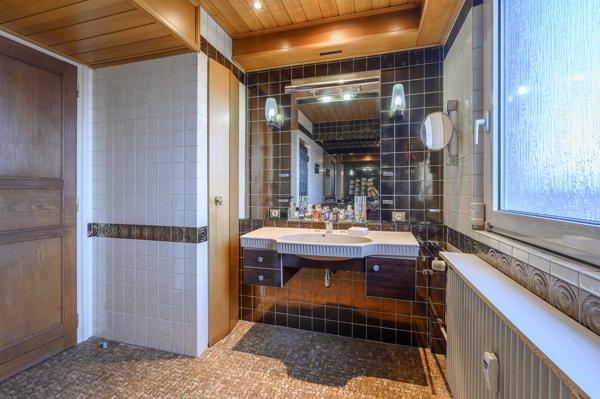 Magnifique appart ATTIQUE, garage, parking au calme 6 dernier étage.