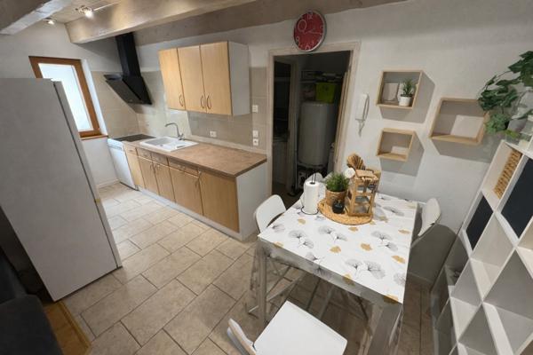 Charmant T3 en duplex avec terrasse et parking  Secteur Guémar