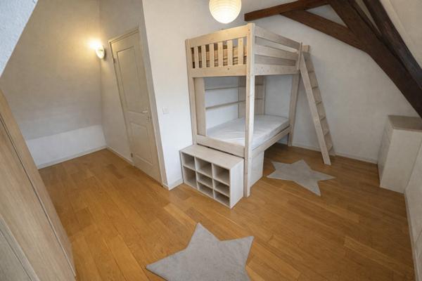 Charmant T3 en duplex avec terrasse et parking  Secteur Guémar