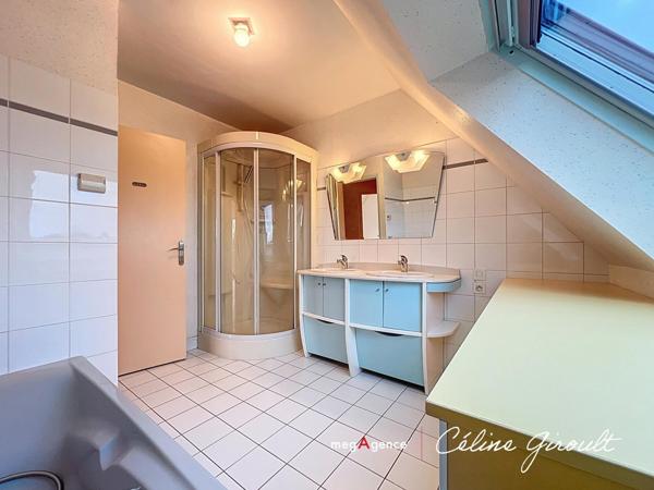 Maison à LE VAL-SAINT-PERE, 50300 - 9 pièces 213m²