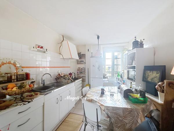 Saint-Malon-sur-Mel (35750) SAINT MALON SUR MEL - Spécial investisseur ! Immeuble de rapport .