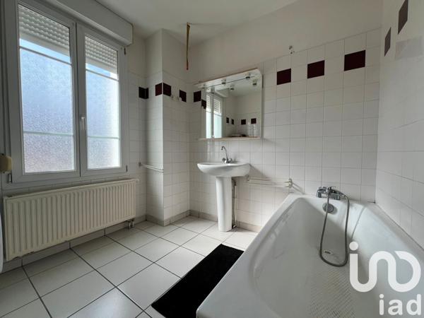 House for sale 4 rooms 97 m² Soudron