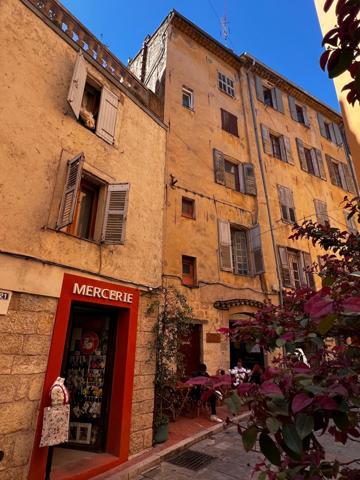Grasse Centre historique : Studio vendu loué