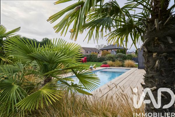 Maison à vendre 6 pièces 250 m² Camphin-en-Pévèle