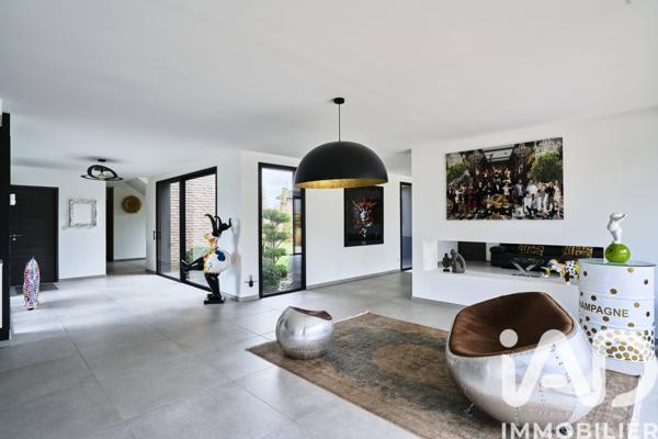 Maison à vendre 6 pièces 250 m² Camphin-en-Pévèle