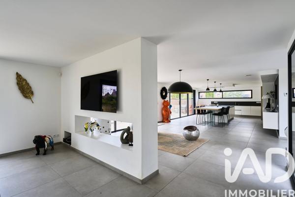 Maison à vendre 6 pièces 250 m² Camphin-en-Pévèle