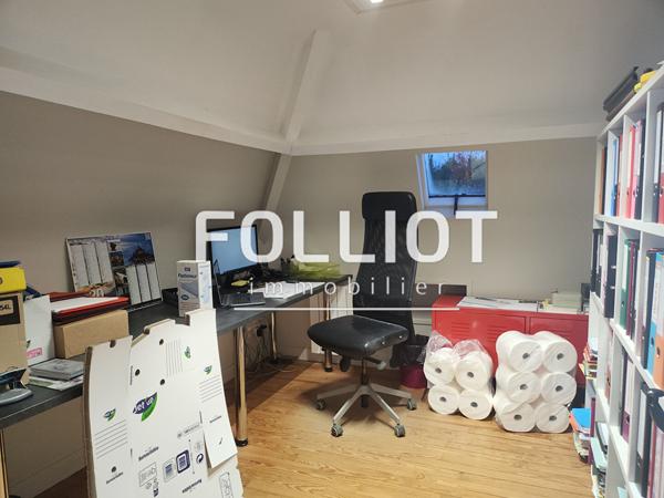 A LOUER - VIRE NORMANDIE - BUREAUX DE 70 M² AVEC BEL EMPLACEMENT