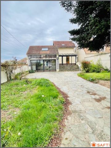 Proche de Mantes, Maison de 165M2 édifiée sur un terrain de 1000M2