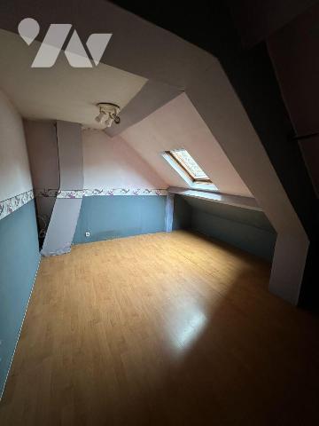 Située dans un quartier calme et recherché de Petit-Synthe, cette maison mitoyenne de 110,35 m²...