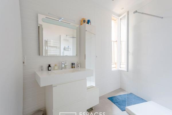 Appartement rénové avec style en coeur de ville