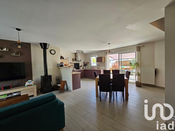 Pavillon 6 pièces de 133 m² à Neuillé-Pont-Pierre (37360)