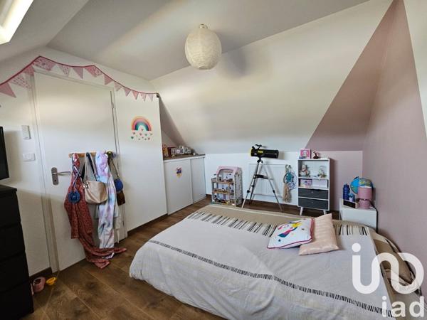 Pavillon 6 pièces de 133 m² à Neuillé-Pont-Pierre (37360)