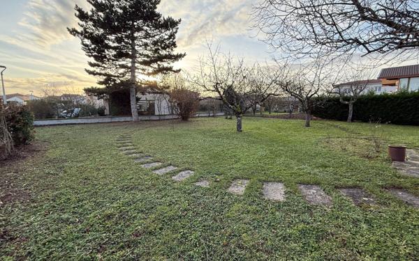 Terrain à vendre    L'Arbresle