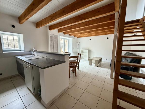 CHARMANTE MAISON DE VILLE MEUBLÉE – 55 m² – Secteur OUEST ( plateau des Glières)