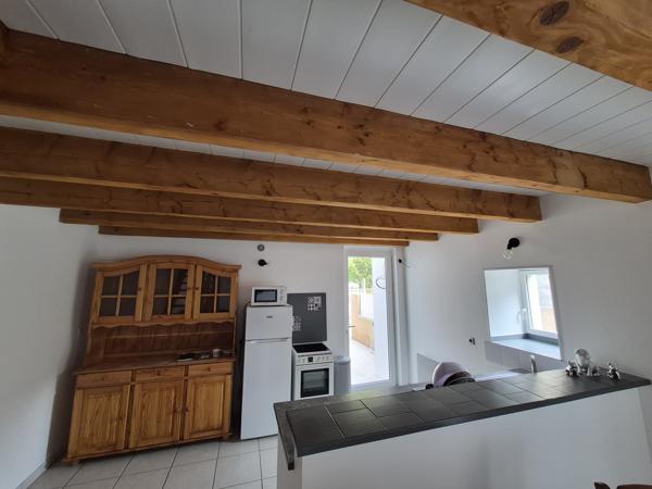CHARMANTE MAISON DE VILLE MEUBLÉE – 55 m² – Secteur OUEST ( plateau des Glières)