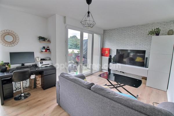 Appartement 3 pièces de 62,55 m2 à vendre avec balcon et parking à POISSY (78) au prix de 232000 euros