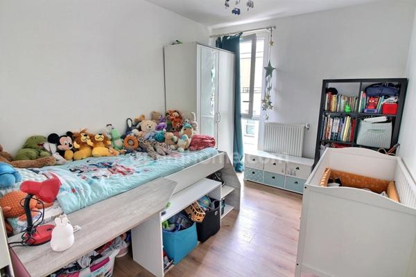 Appartement 3 pièces de 62,55 m2 à vendre avec balcon et parking à POISSY (78) au prix de 232000 euros