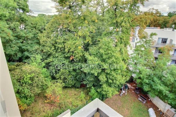 Appartement 3 pièces de 62,55 m2 à vendre avec balcon et parking à POISSY (78) au prix de 232000 euros