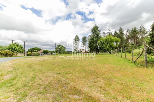 A VENDRE ENTRE PARTICULIERS. Terrain constructible 1565m2