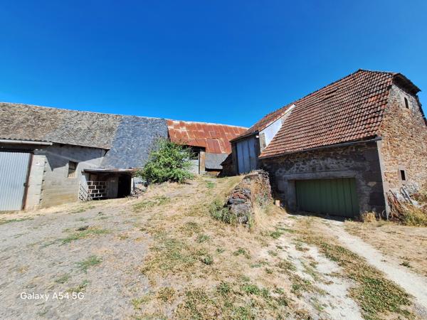 Grange + petit bâtiment