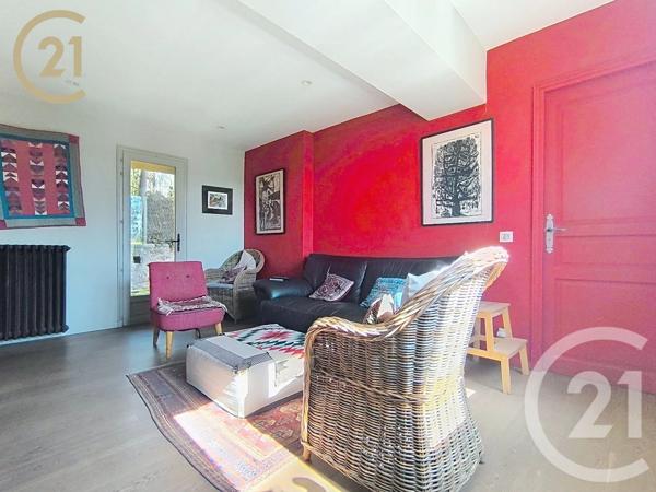 Maison à vendre  9 pièces - 218,57 m 2   VALLAURIS  - 06