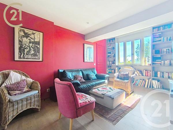 Maison à vendre  9 pièces - 218,57 m 2   VALLAURIS  - 06
