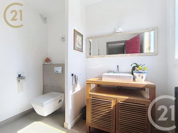 Maison à vendre  9 pièces - 218,57 m 2   VALLAURIS  - 06