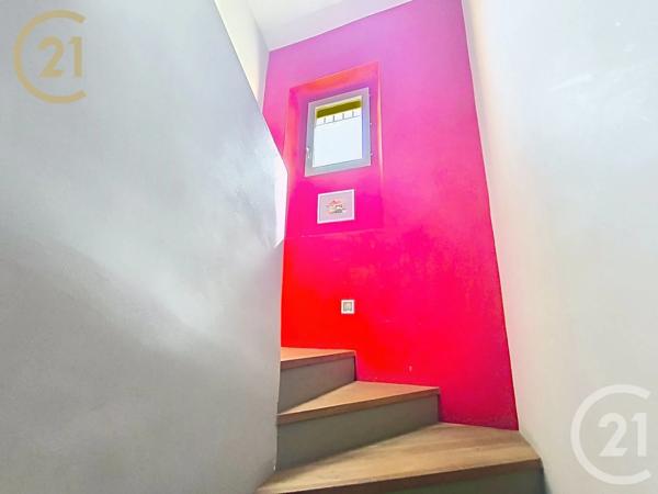 Maison à vendre  9 pièces - 218,57 m 2   VALLAURIS  - 06