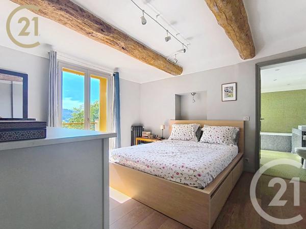 Maison à vendre  9 pièces - 218,57 m 2   VALLAURIS  - 06