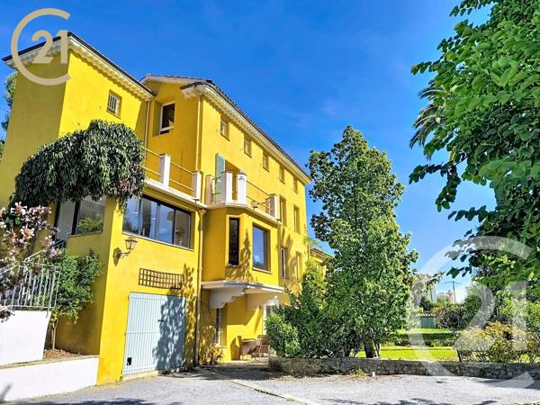 Maison à vendre  9 pièces - 218,57 m 2   VALLAURIS  - 06