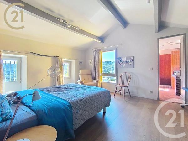 Maison à vendre  9 pièces - 218,57 m 2   VALLAURIS  - 06
