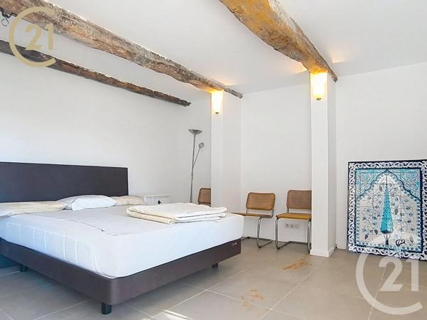 Maison à vendre  9 pièces - 218,57 m 2   VALLAURIS  - 06