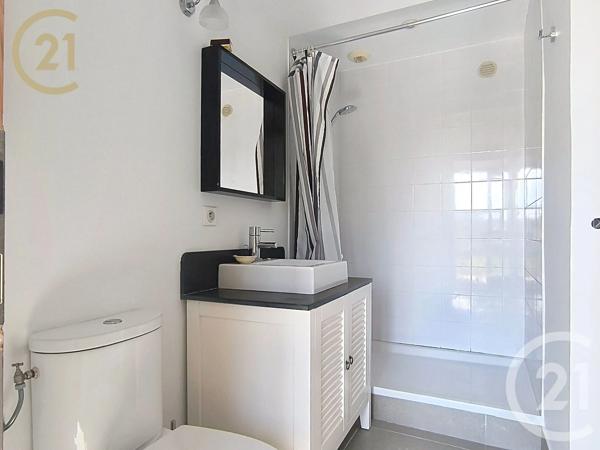 Maison à vendre  9 pièces - 218,57 m 2   VALLAURIS  - 06