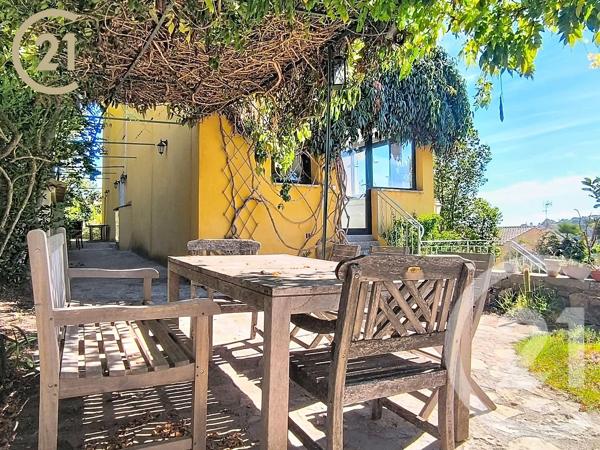 Maison à vendre  9 pièces - 218,57 m 2   VALLAURIS  - 06
