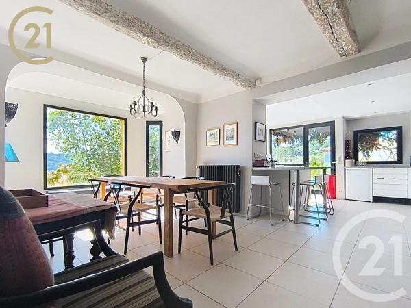 Maison à vendre  9 pièces - 218,57 m 2   VALLAURIS  - 06