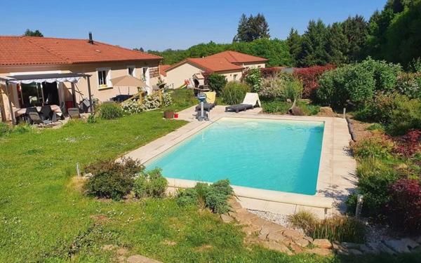 Maison à vendre    6 pièces • 100 m2 Cognac-la-Forêt